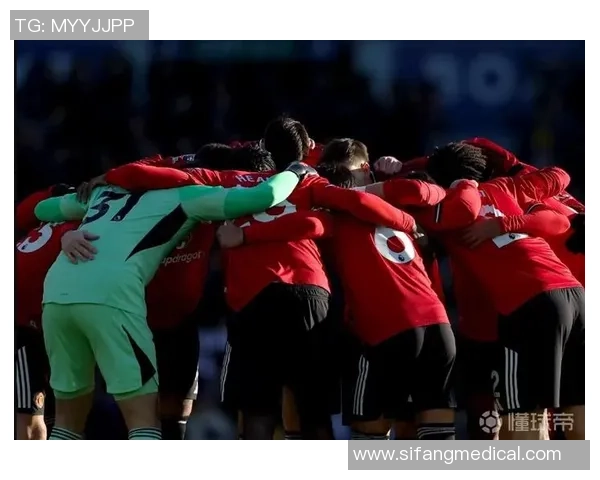 足总杯激战曼联与波尔图平局红牌事件引发全场热议与争议